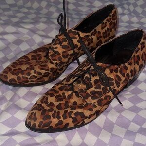 Leopard Print Women's Lace-Up Flats